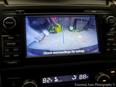 Used 2017 Nissan Titan SV image 18