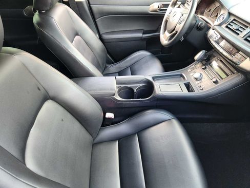 Used 2014 Lexus CT 200h w/ Seat Comfort Package FWD image 12