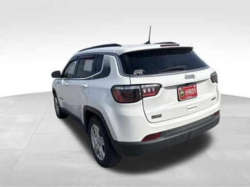 Used 2022 Jeep Compass Latitude w/ Sun and Sound Group FWD image 5