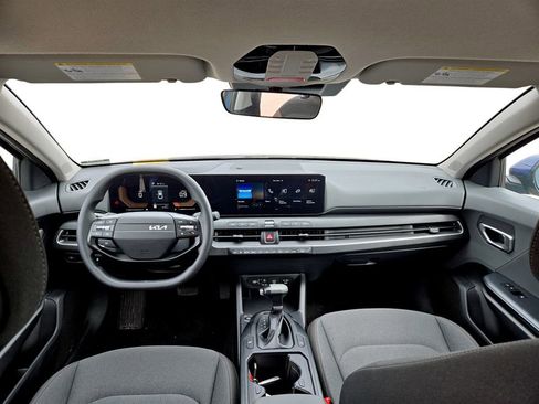 Used 2025 Kia K4 LXS image 12