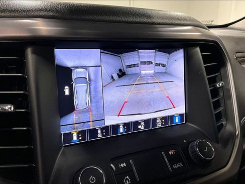 Used 2022 GMC Acadia AT4 w/ Technology Package image 30