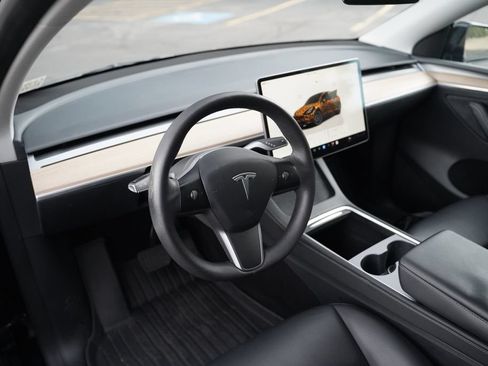 Used 2023 Tesla Model Y Long Range AWD/4WD image 9