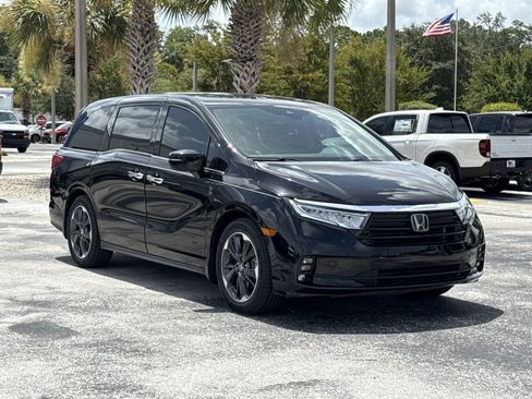 Certified 2023 Honda Odyssey Elite image 2