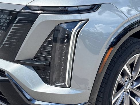 New 2027 Cadillac Vistiq Sport AWD/4WD image 14