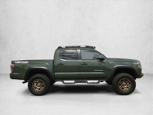 Used 2021 Toyota Tacoma TRD Off-Road w/ Technology Package AWD/4WD image 4
