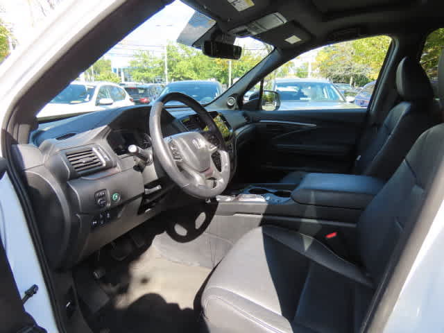 Certified 2024 Honda Passport EX-L image 2