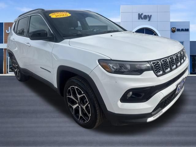 Used 2025 Jeep Compass Limited AWD/4WD image 9