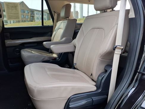 Used 2024 Ford Expedition Limited image 25