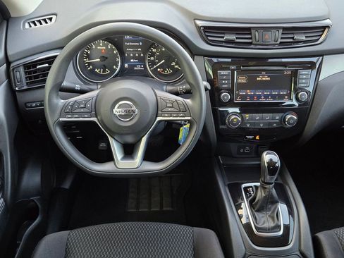Used 2020 Nissan Rogue Sport S image 13