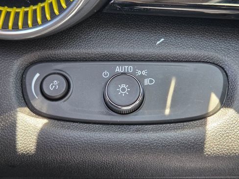 Certified 2024 Chevrolet Trax ACTIV FWD image 21