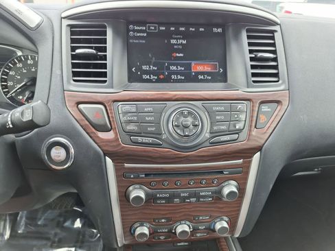 Used 2019 Nissan Pathfinder Platinum AWD/4WD image 28