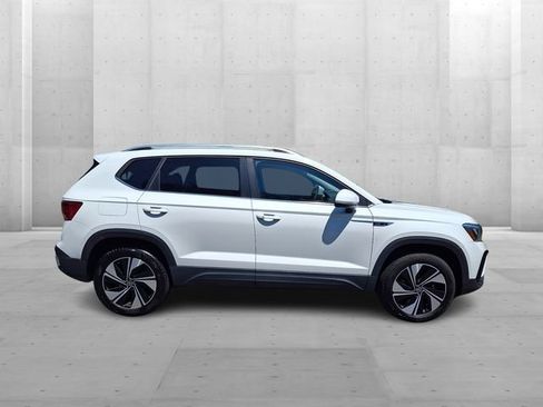 Used 2024 Volkswagen Taos SE AWD/4WD image 7