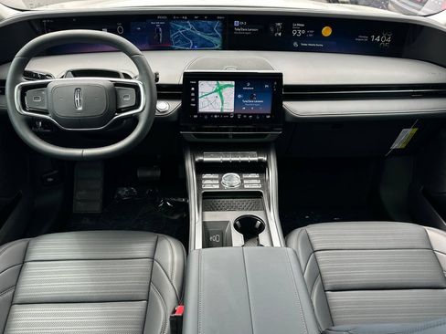 New 2026 Lincoln Nautilus Reserve w/ Jet Appearance Package AWD/4WD image 12