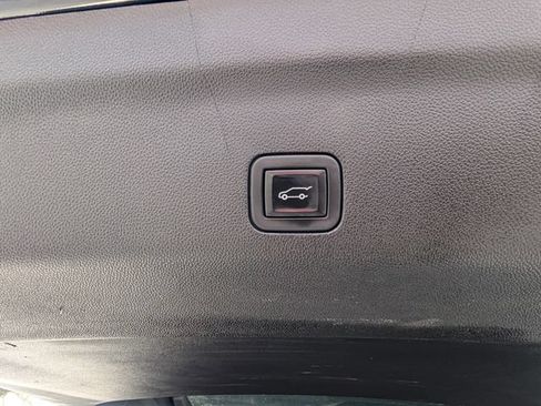 Used 2023 Chevrolet Tahoe Premier RWD image 16