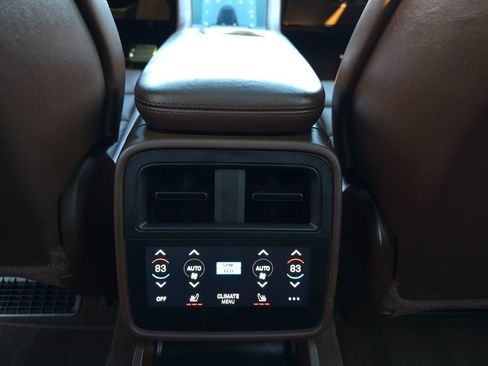 Used 2020 Porsche Taycan Turbo image 17