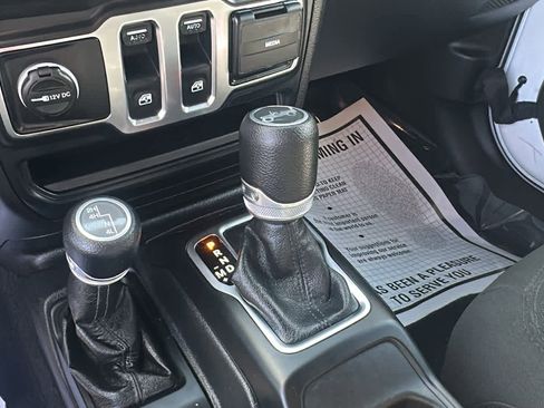 Used 2019 Jeep Wrangler Sport AWD/4WD image 19