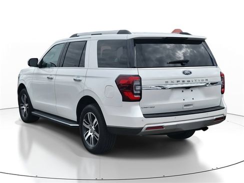 Certified 2022 Ford Expedition Limited image 3