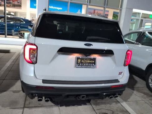 Used 2020 Ford Explorer ST w/ Premium Technology Package image 3