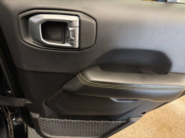 Used 2024 Jeep Wrangler Unlimited Sahara AWD/4WD image 25