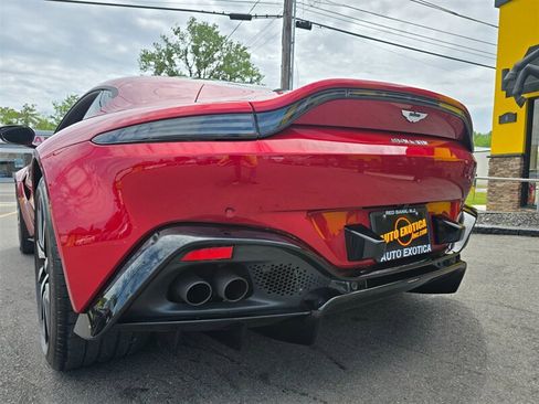Used 2020 Aston Martin V8 Vantage Coupe RWD image 34