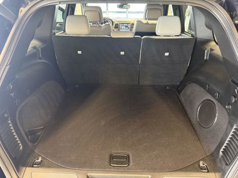 Used 2018 Jeep Grand Cherokee Limited image 30