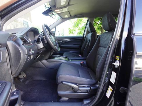 Used 2023 Honda Ridgeline Sport image 12