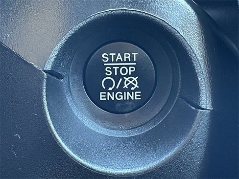 Used 2019 Jeep Compass Latitude image 21