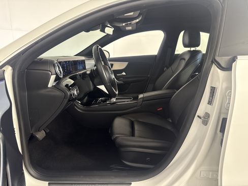 Used 2025 Mercedes-Benz CLA 250 image 23