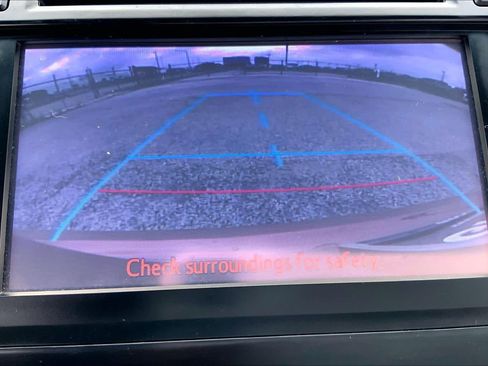 Used 2014 Toyota Camry SE w/ Moonroof Package FWD image 26