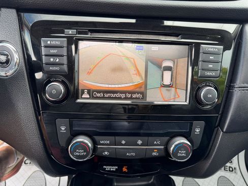 Used 2018 Nissan Rogue SL w/ Premium Package AWD/4WD image 21