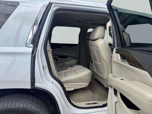 Used 2020 Cadillac Escalade Premium Luxury AWD/4WD image 42