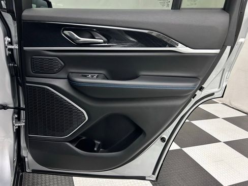 New 2025 Jeep Grand Cherokee Trailhawk w/ Advanced Protech Group II image 27