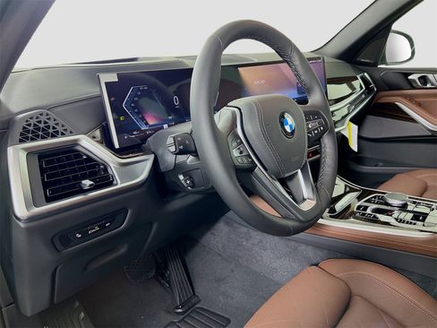 New 2026 BMW X5 xDrive40i w/ Climate Comfort Package image 9