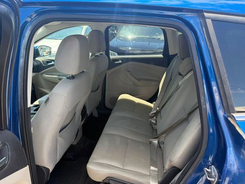 Used 2017 Ford Escape SE FWD image 11