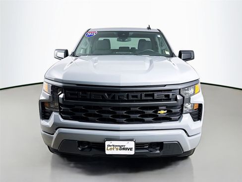Used 2025 Chevrolet Silverado 1500 Custom image 3