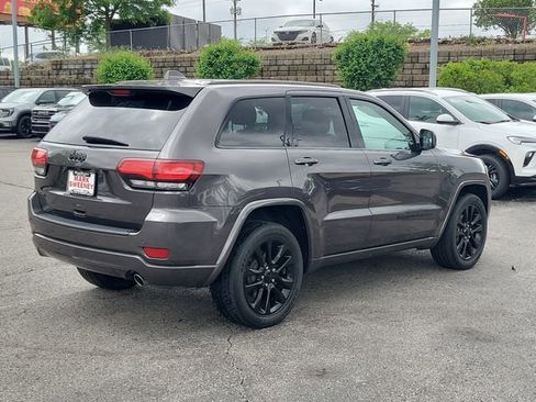 Used 2019 Jeep Grand Cherokee Altitude AWD/4WD image 32