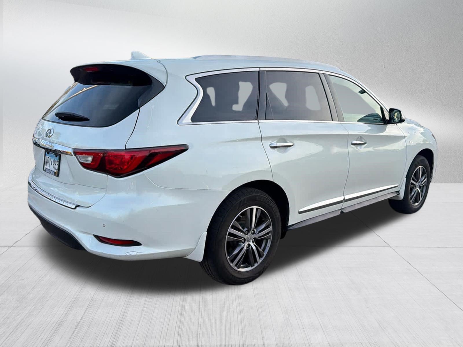 Used 2017 INFINITI QX60 Luxe w/ Premium Plus Package AWD/4WD image 4