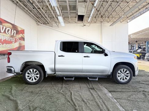 Used 2020 Chevrolet Silverado 1500 Custom w/ Custom Value Package image 5