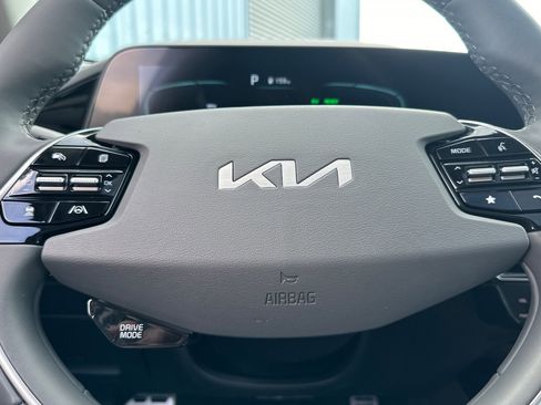 New 2026 Kia Niro SX Touring FWD image 24