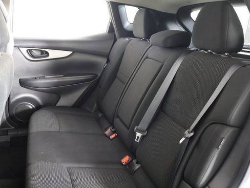 Used 2020 Nissan Rogue Sport S image 28