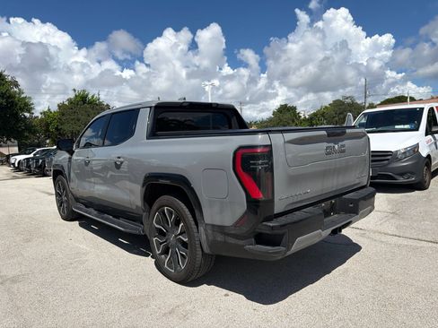 Used 2024 GMC Sierra EV Denali AWD/4WD image 8