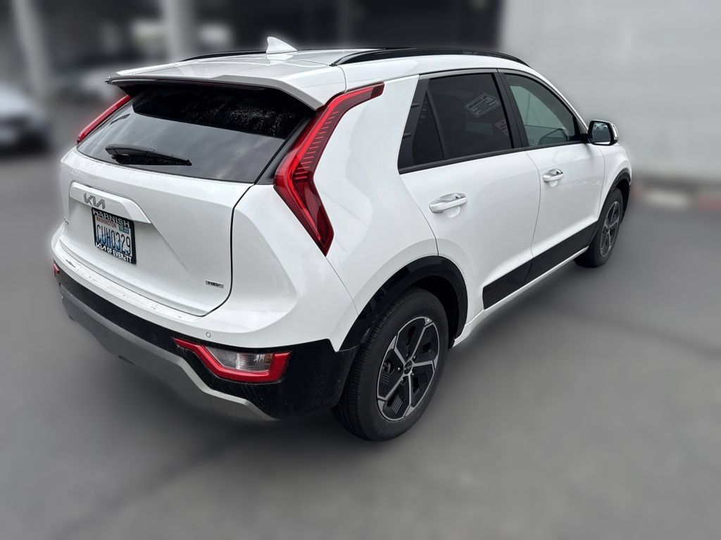 Used 2025 Kia Niro FWD image 6