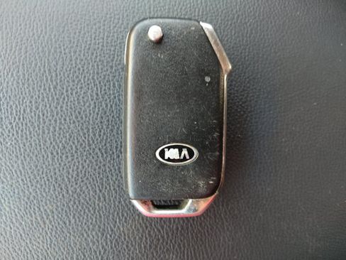 Used 2020 Kia Soul LX FWD image 32