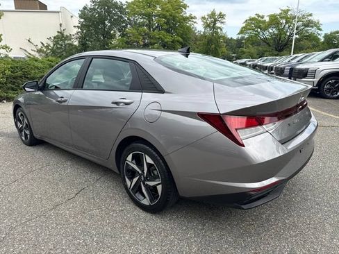 Used 2023 Hyundai Elantra SEL w/ Convenience Package FWD image 19