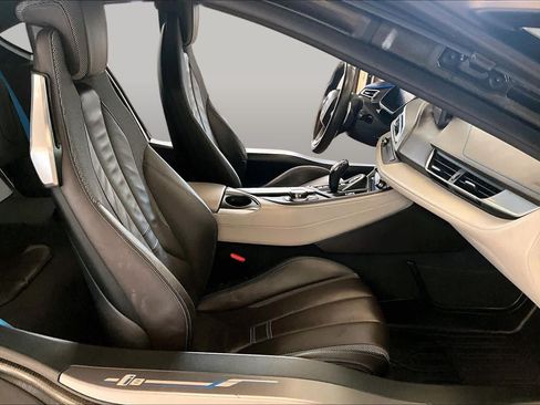 Used 2019 BMW i8 Coupe AWD/4WD image 8
