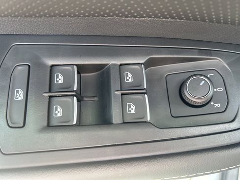 New 2026 Volkswagen Atlas SE image 12