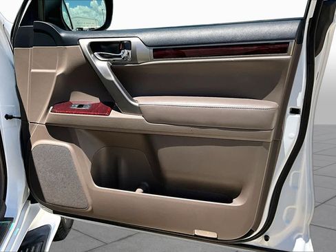 Used 2016 Lexus GX 460 AWD/4WD image 22