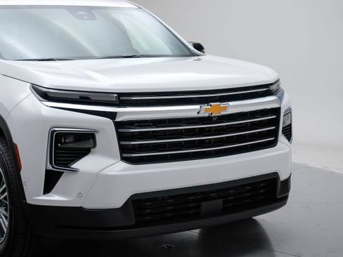 New 2026 Chevrolet Traverse LT w/ Enhanced Driving Package FWD image 11