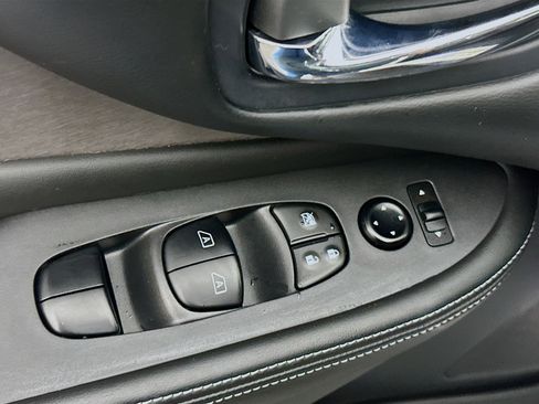 Used 2023 Nissan Murano SV w/ SV Midnight Edition Package image 15