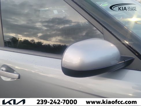 Certified 2023 Kia Soul LX FWD image 8